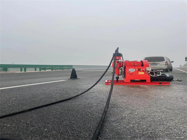 广平马路路基路面开裂下沉注浆加固灌浆